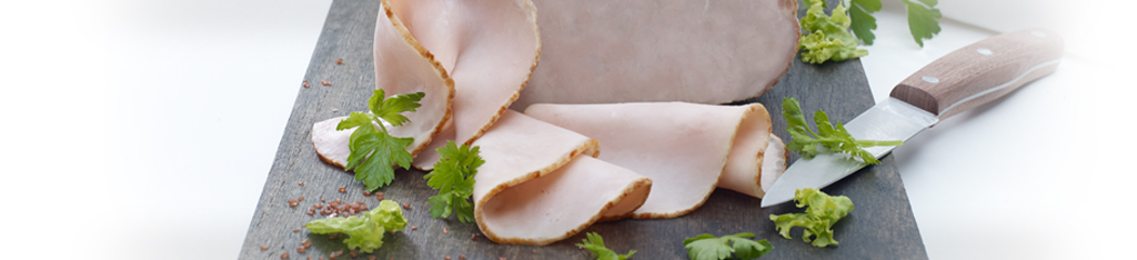 Zarter Schweinebraten mit feiner Kruste, angerichtet als Spezialität bei Langewiesche
